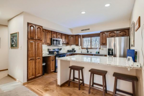 Private HOT TUB,Clubhouse access, Close to Slopes home